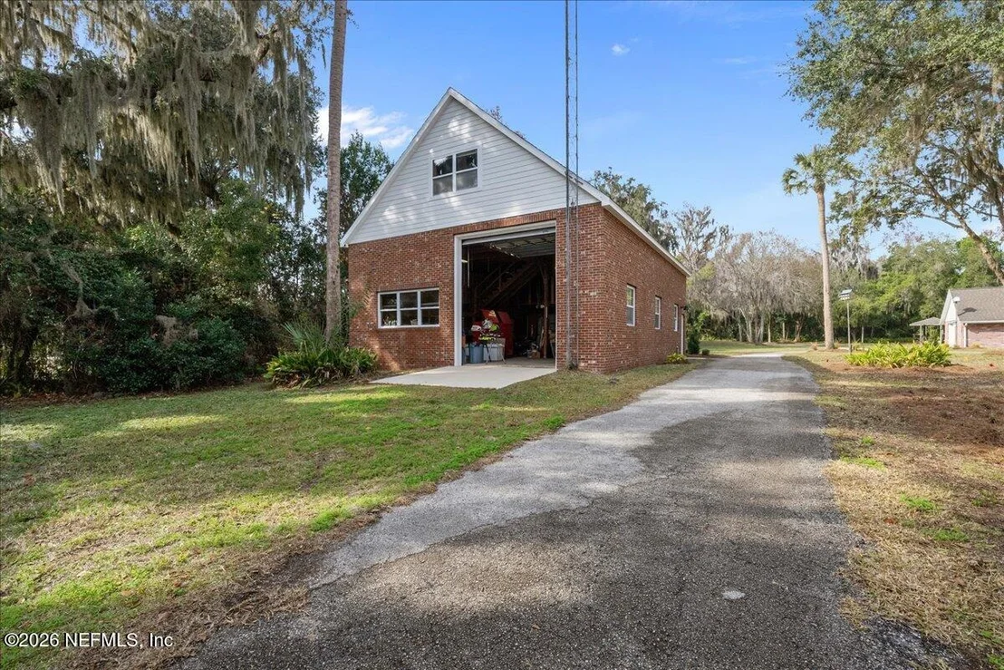 Photo of 533 W RIVER Road
