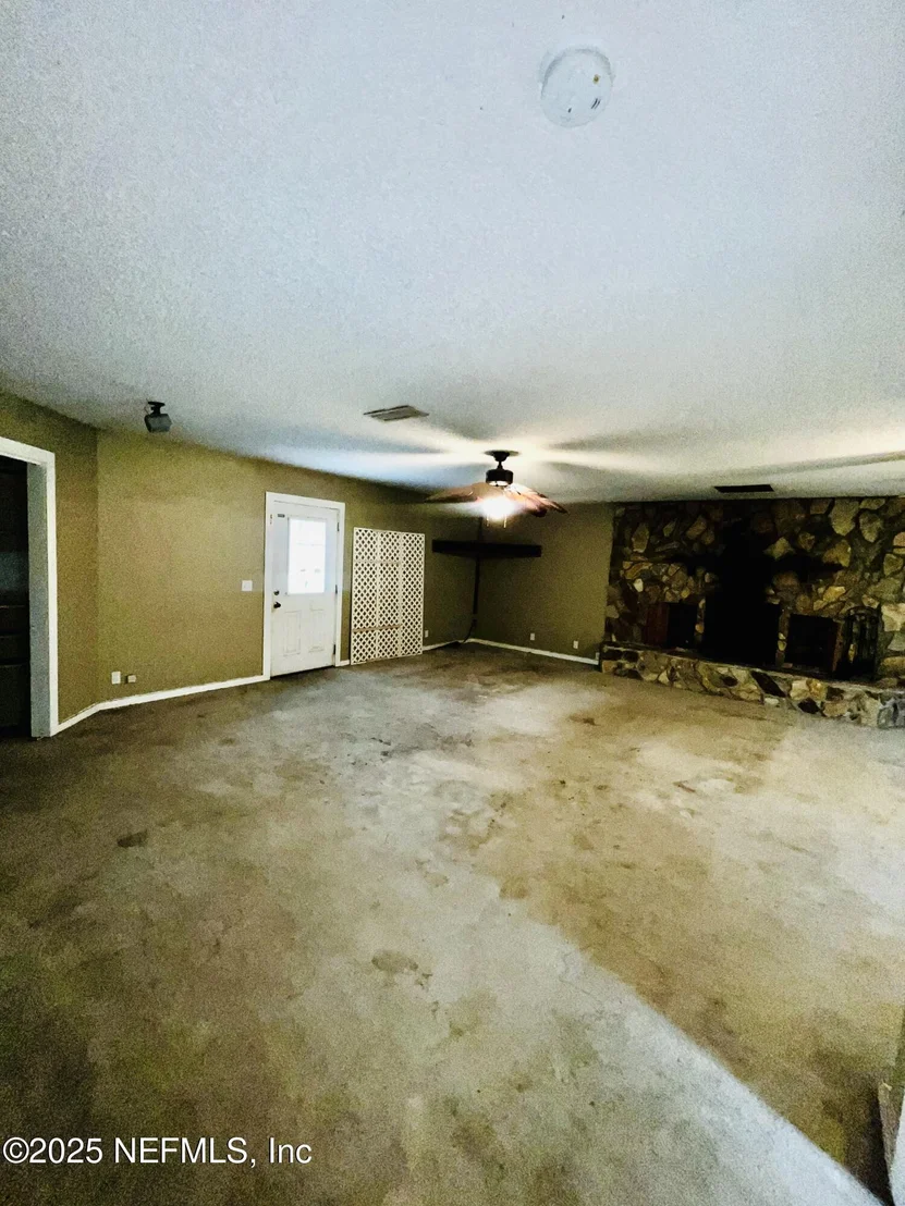 Photo of 2731 HOWARD Road