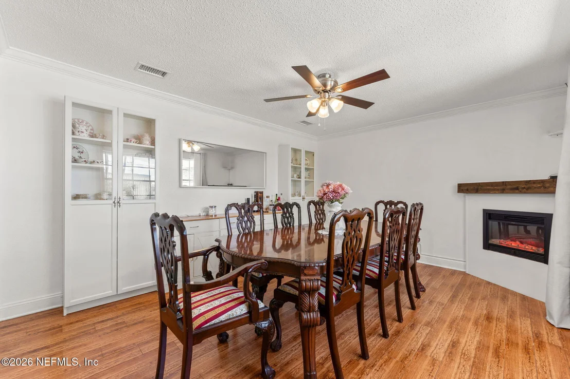 Photo of 1661 BARTLETT Avenue