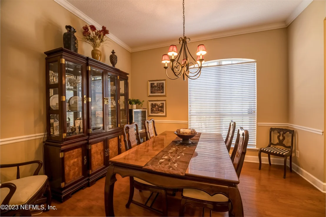 Photo of 933 S FOREST CREEK Drive