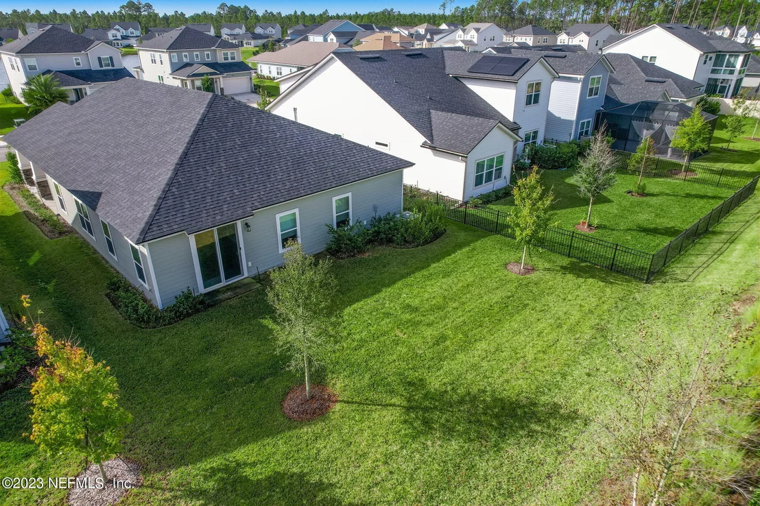 Photo of 152 WINDERMERE Way