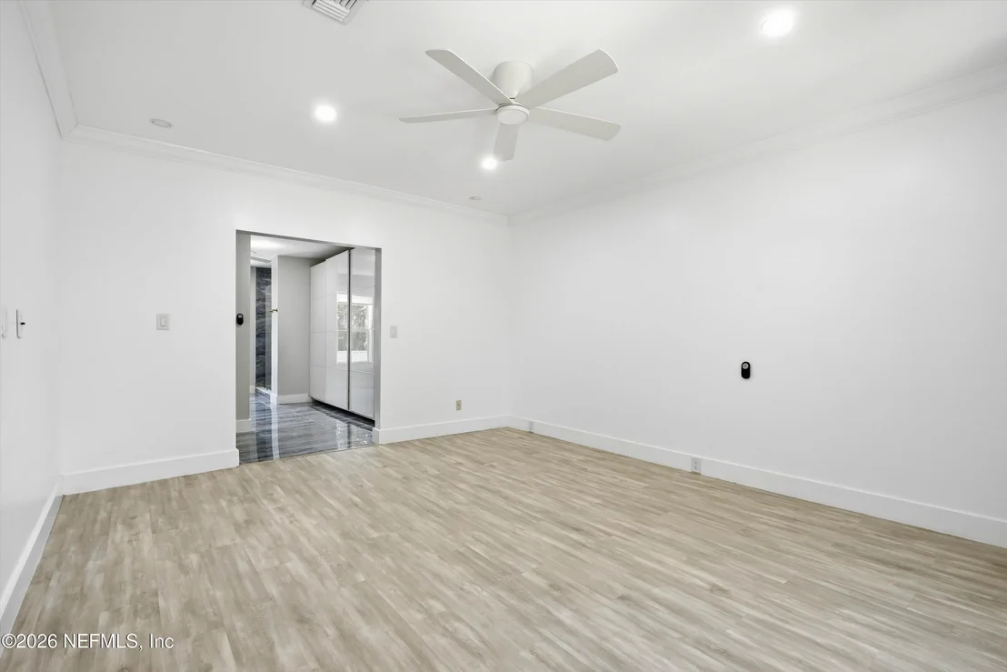 Photo of 348 CHARLOTTE Street