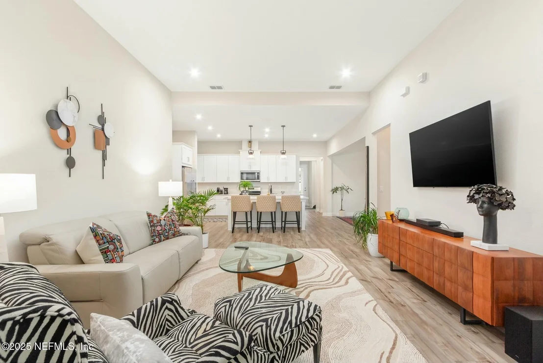 Photo of 226 SILKGRASS Place