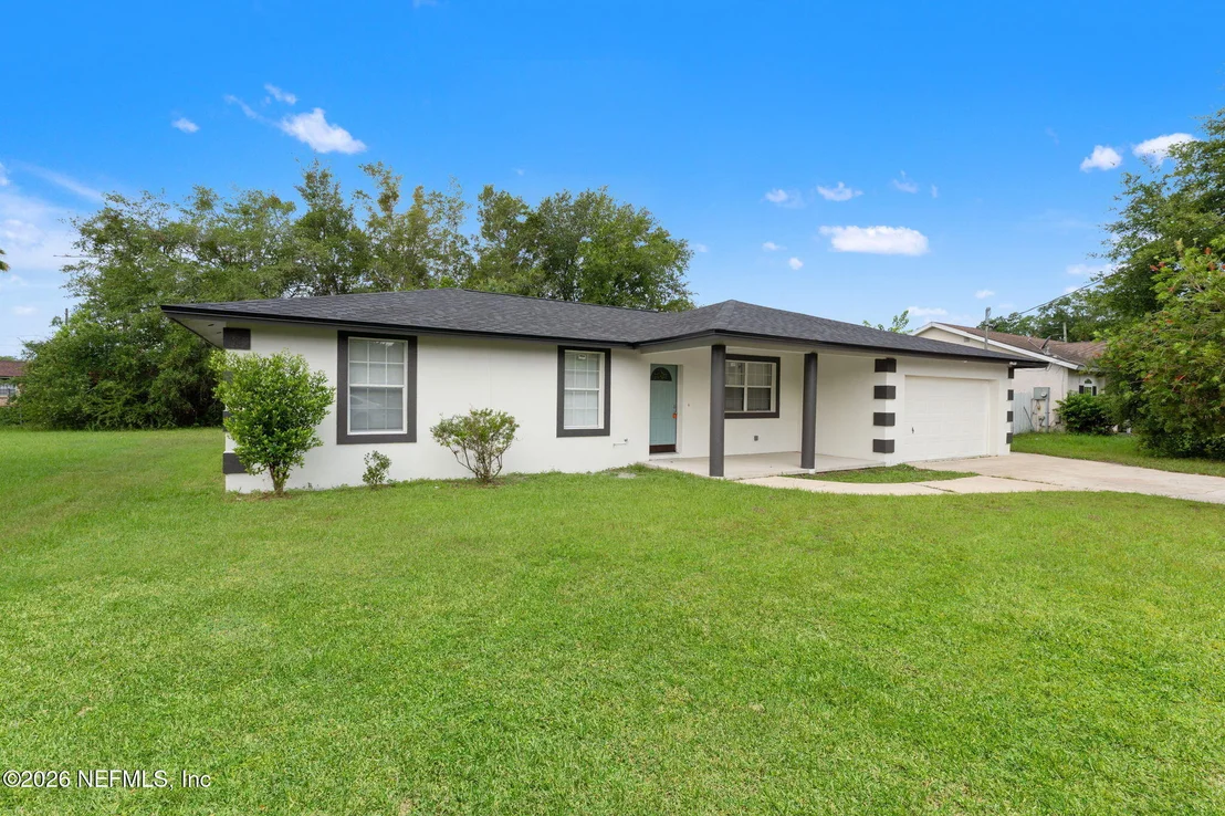 Photo of 6638 CHAMPLAIN Road