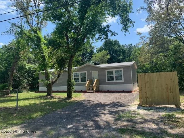 Photo of 457 LOGAN Avenue