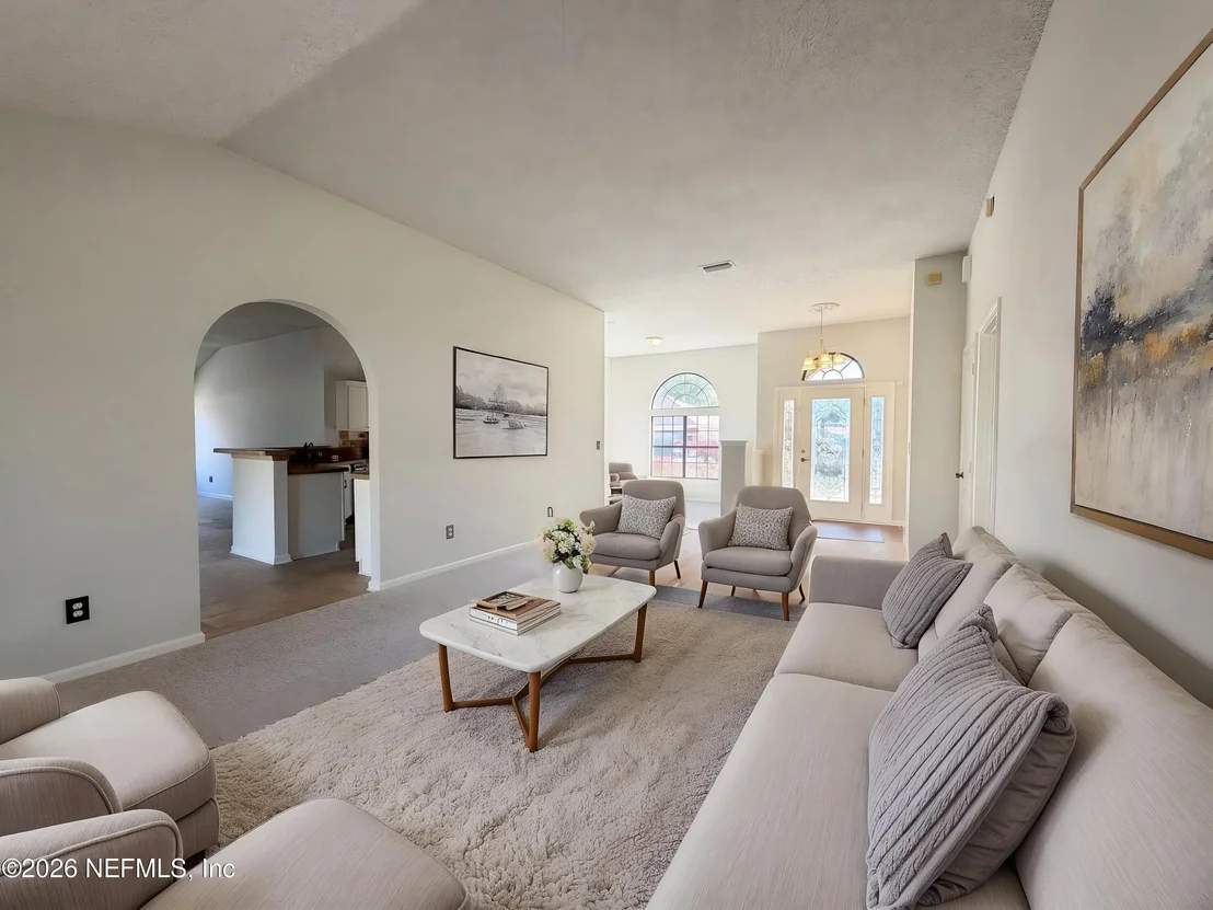 Photo of 585 THORNBERRY Road