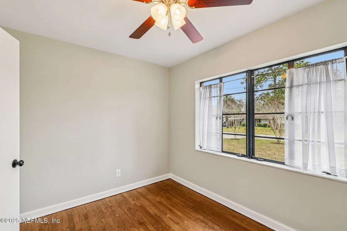 Photo of 5753 CRESTVIEW Road