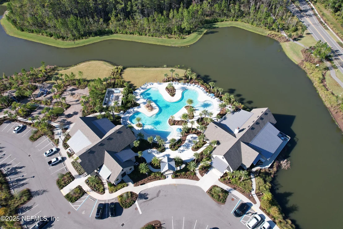 Photo of 75610 PONDSIDE Lane