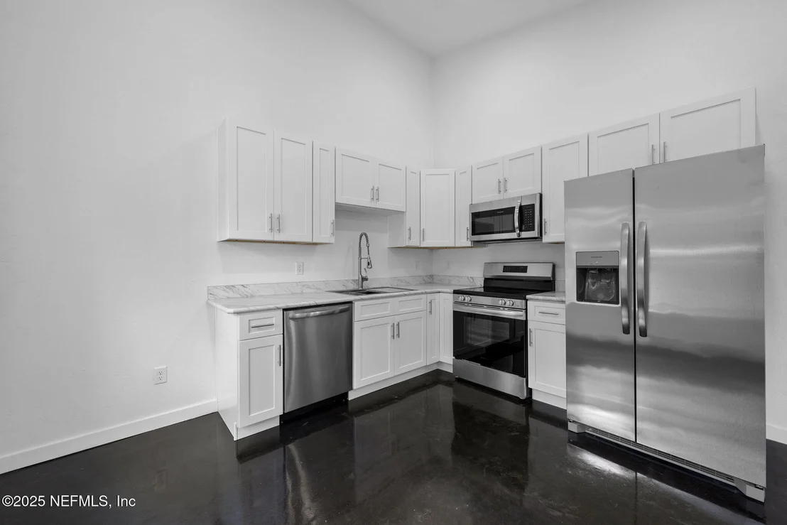 Photo of 102 FRONTENAC Street