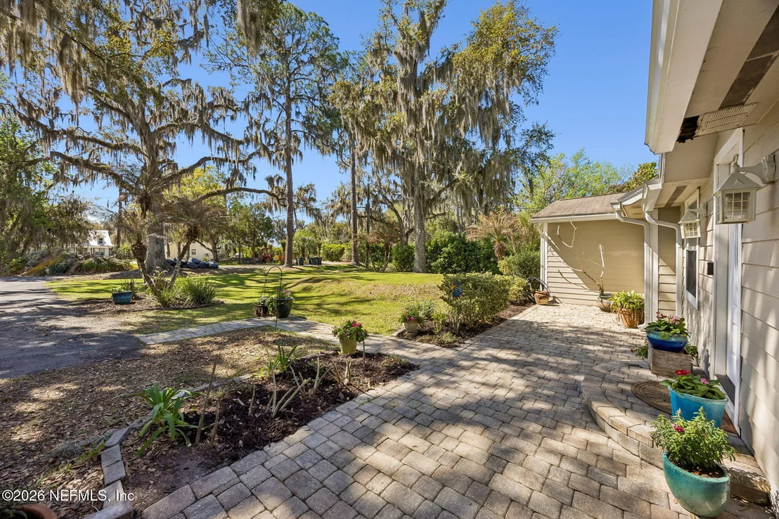 Photo of 8224 HALL Lane