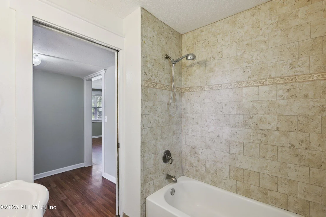 Photo of 2707 MERWYN Road
