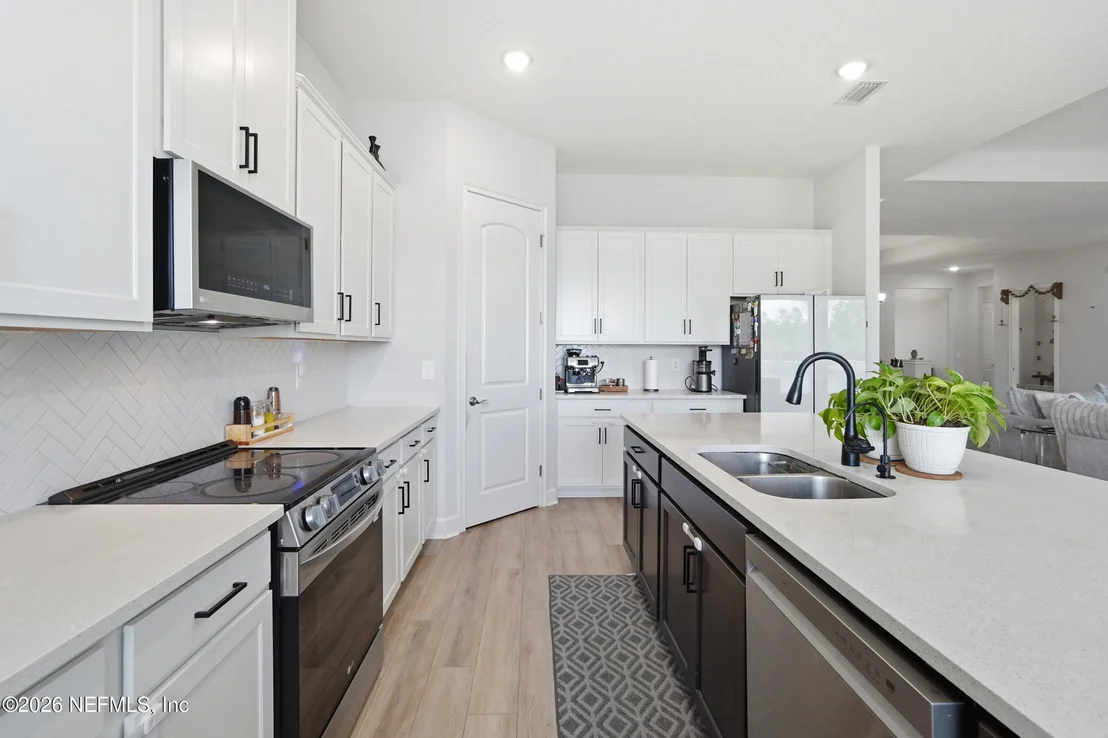 Photo of 49 DAWSON CREEK Way