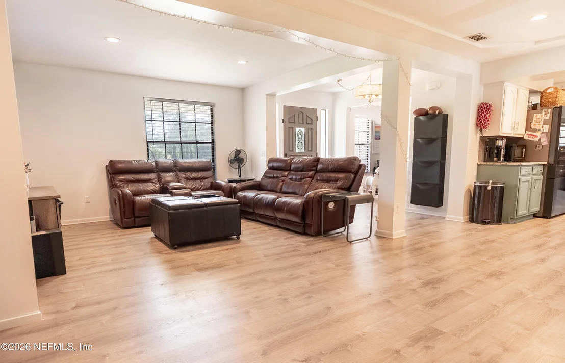 Photo of 1701 JONES Road