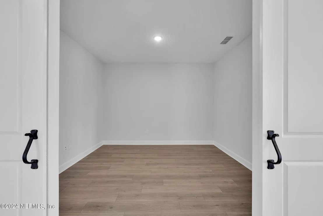 Photo of 614 BACK CREEK Drive