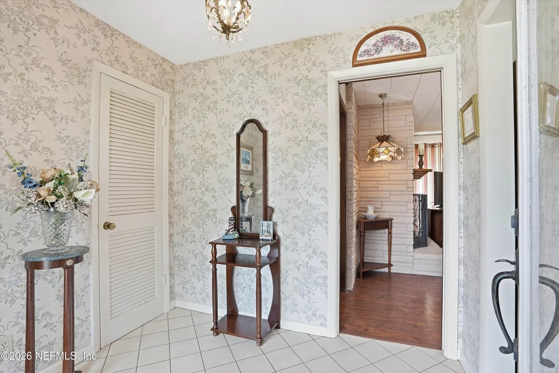 Photo of 1884 PARKCREST Drive