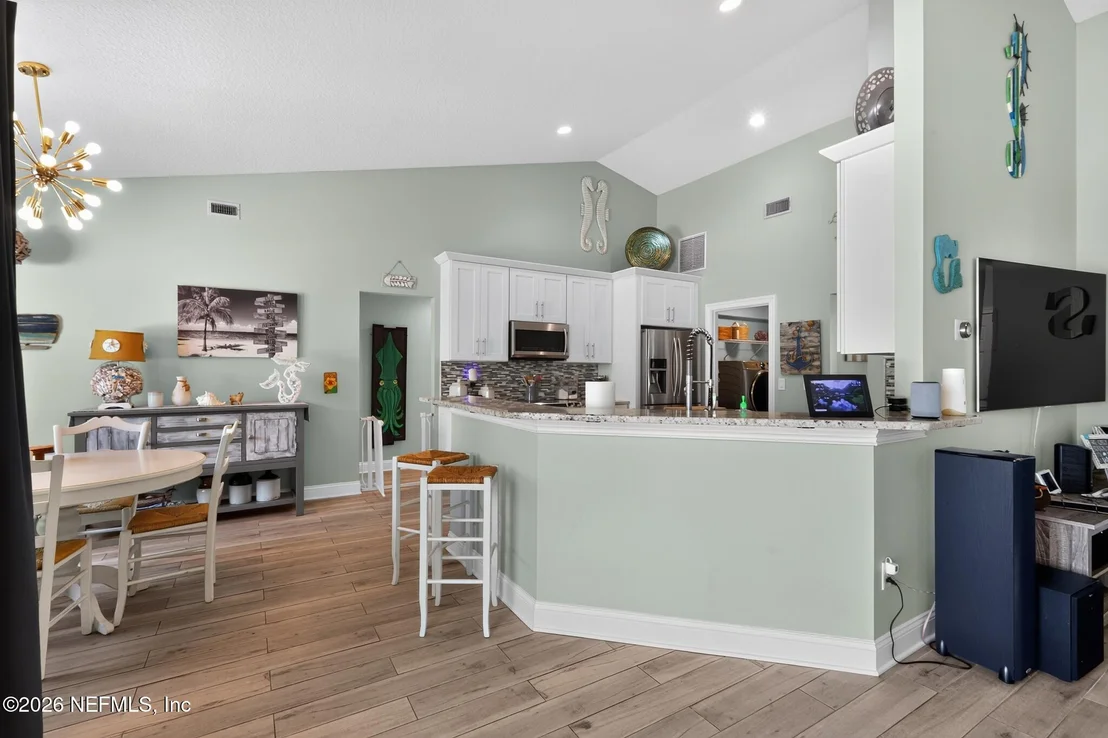 Photo of 1115 PALM Circle