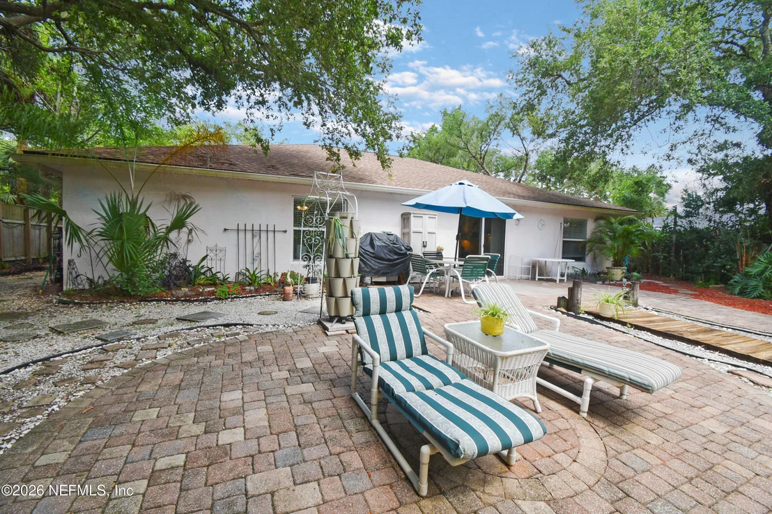 Photo of 1711 OLD BEACH Road