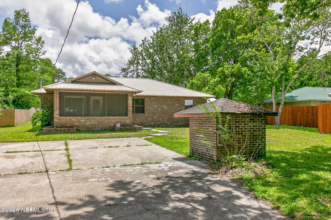 Photo of 407 POMONT Avenue