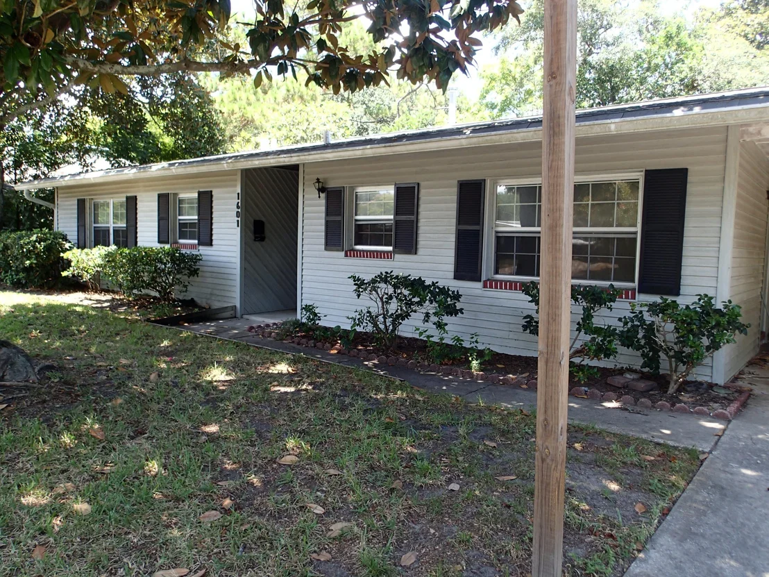 Photo of 1601 BENTIN Drive N