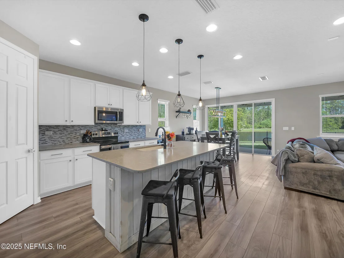 Photo of 695 SANDSTONE Drive
