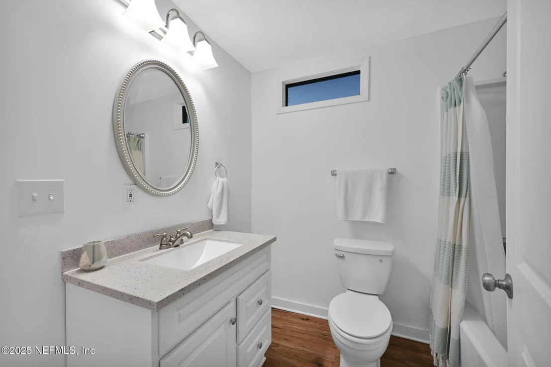 Photo of 430 CENTER Street