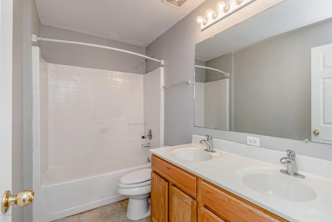 Photo of 4016 HALF MOON Circle