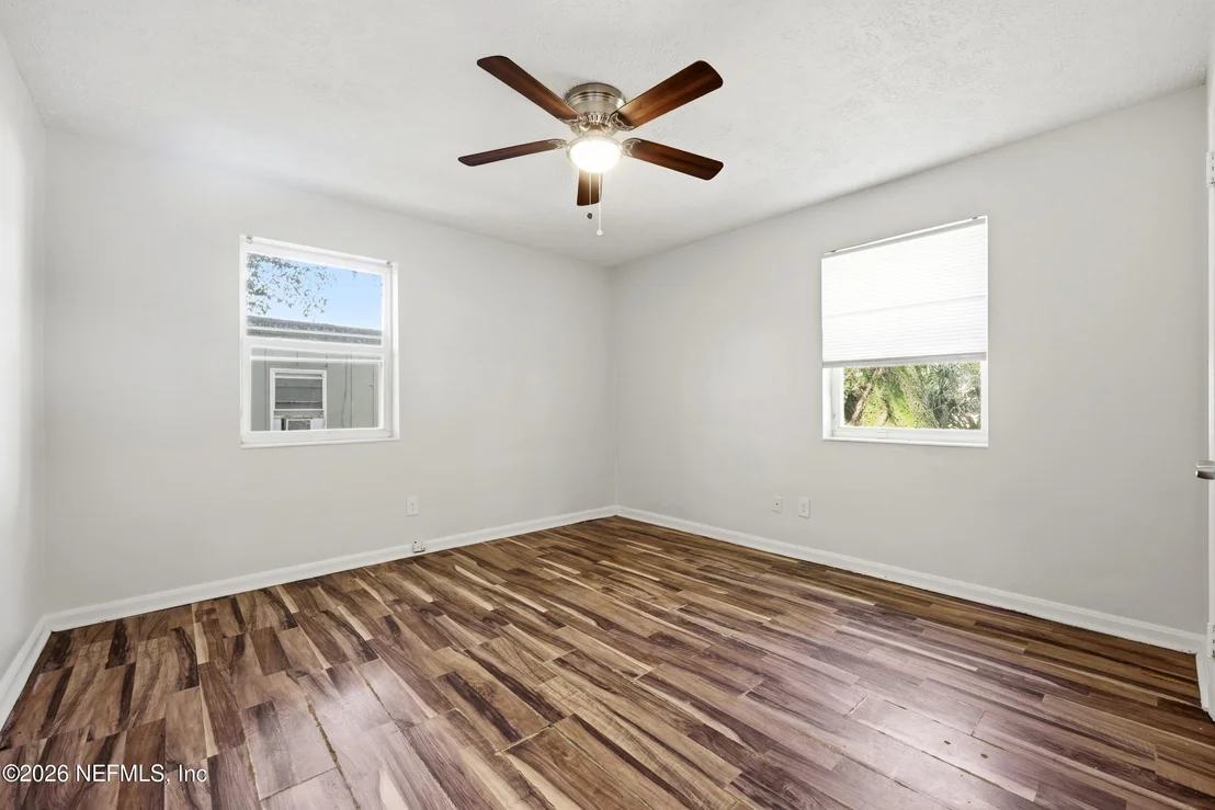 Photo of 2151 MAPLE LEAF Drive E
