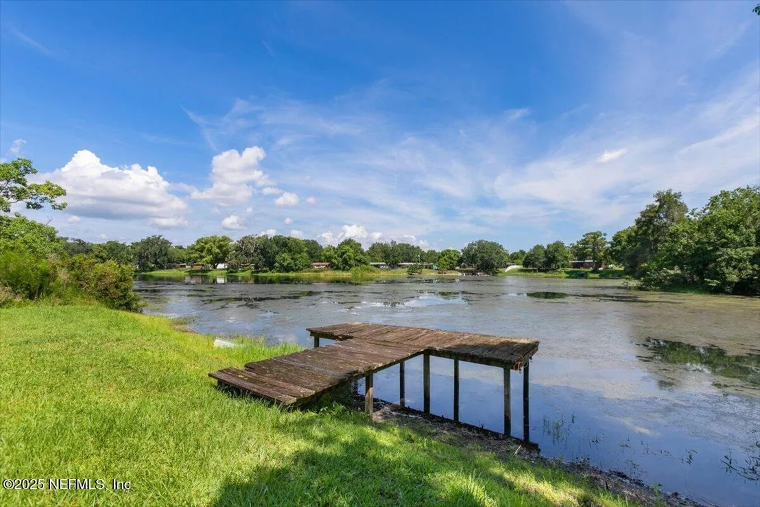 Photo of 5855 DICKSON Road