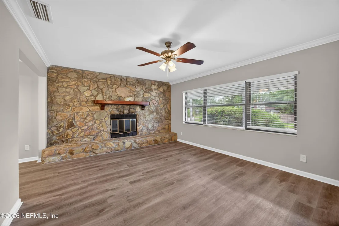 Photo of 7251 MAYAPPLE Road