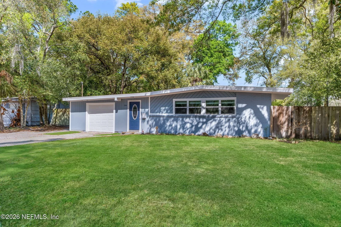 Photo of 7541 MAYAPPLE Road