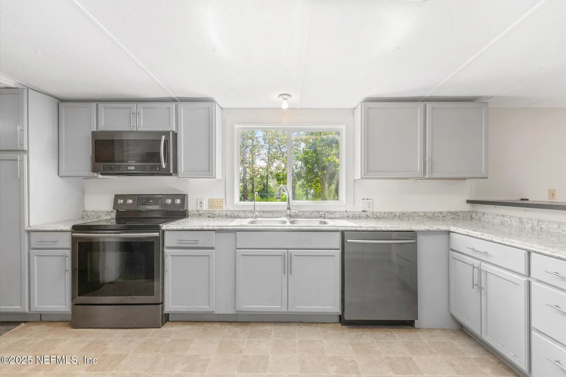 Photo of 133 AUGUSTA Avenue