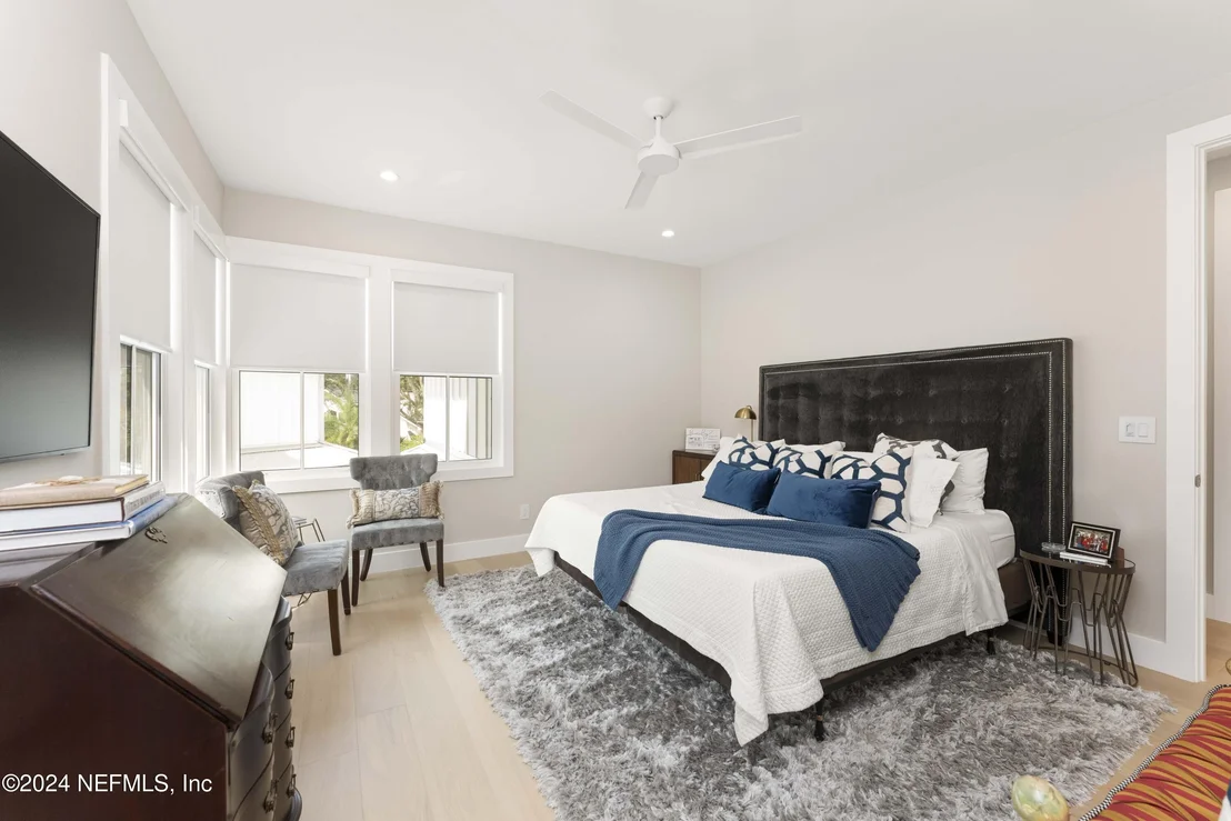 Photo of 469 GOLF VIEW Circle