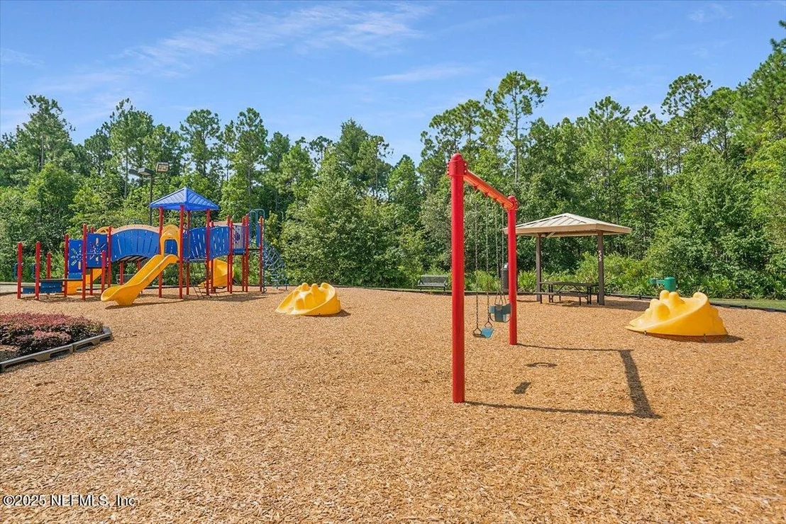 Photo of 529 DEERCROFT Lane