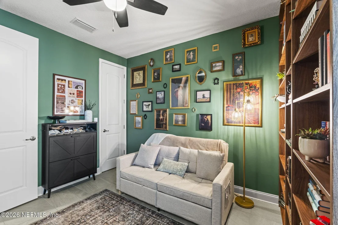 Photo of 18 TARBERT Lane