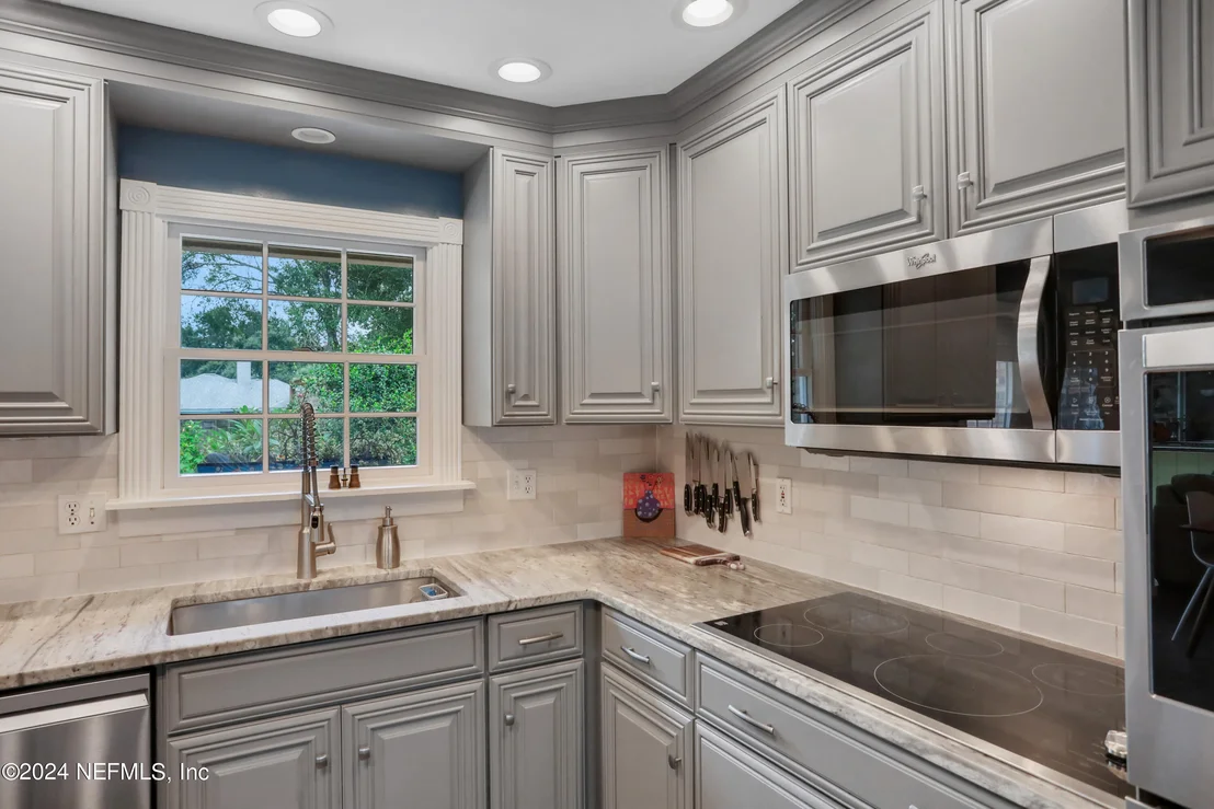 Photo of 8119 PINE LAKE Road