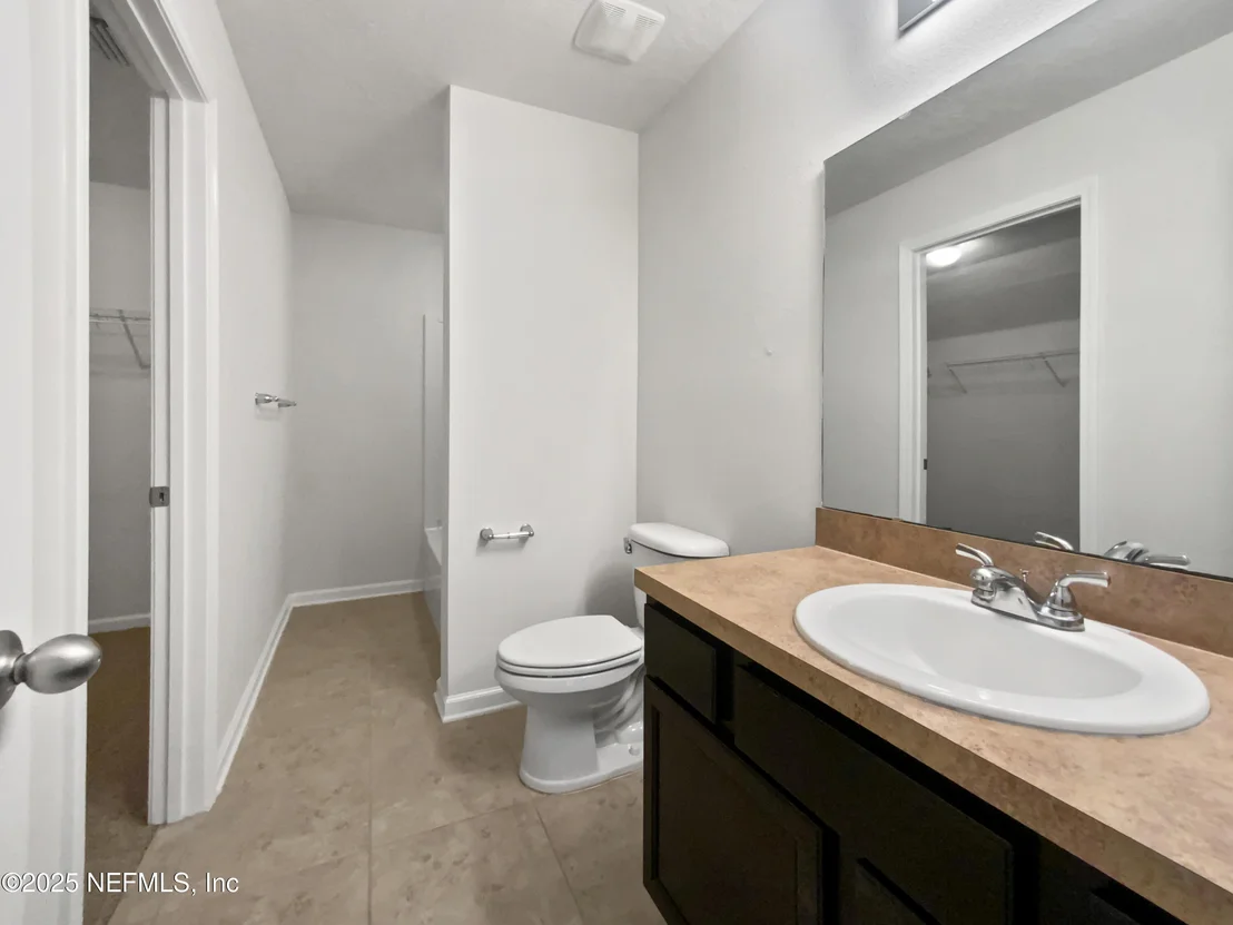 Photo of 1090 LAURISTON Drive
