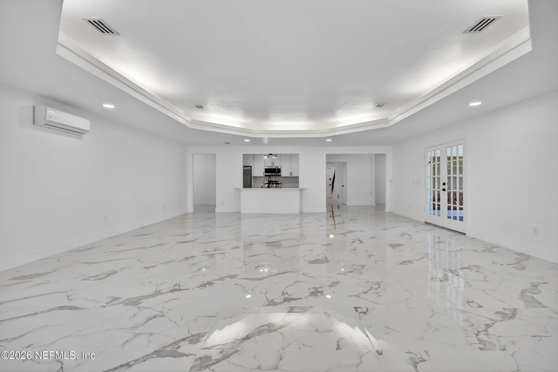 Photo of 1407 GRANDVIEW Drive