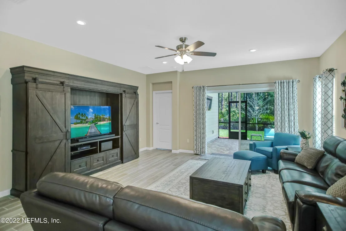 Photo of 283 GLORIETA Drive