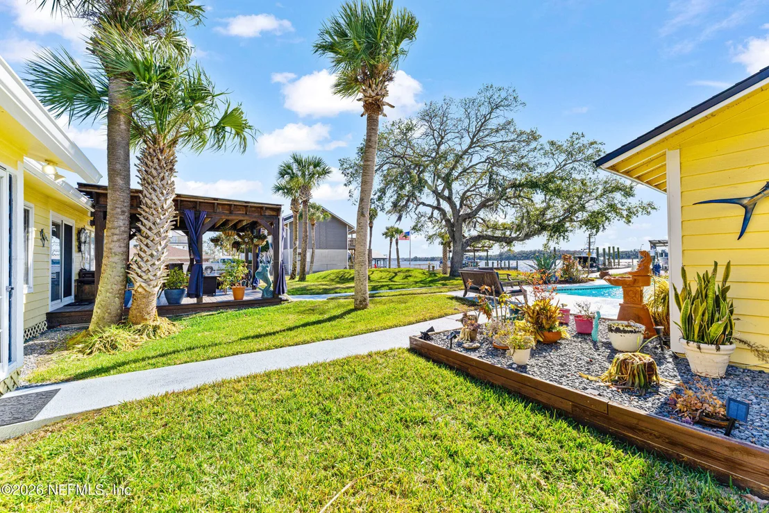 Photo of 5992 HECKSCHER Drive