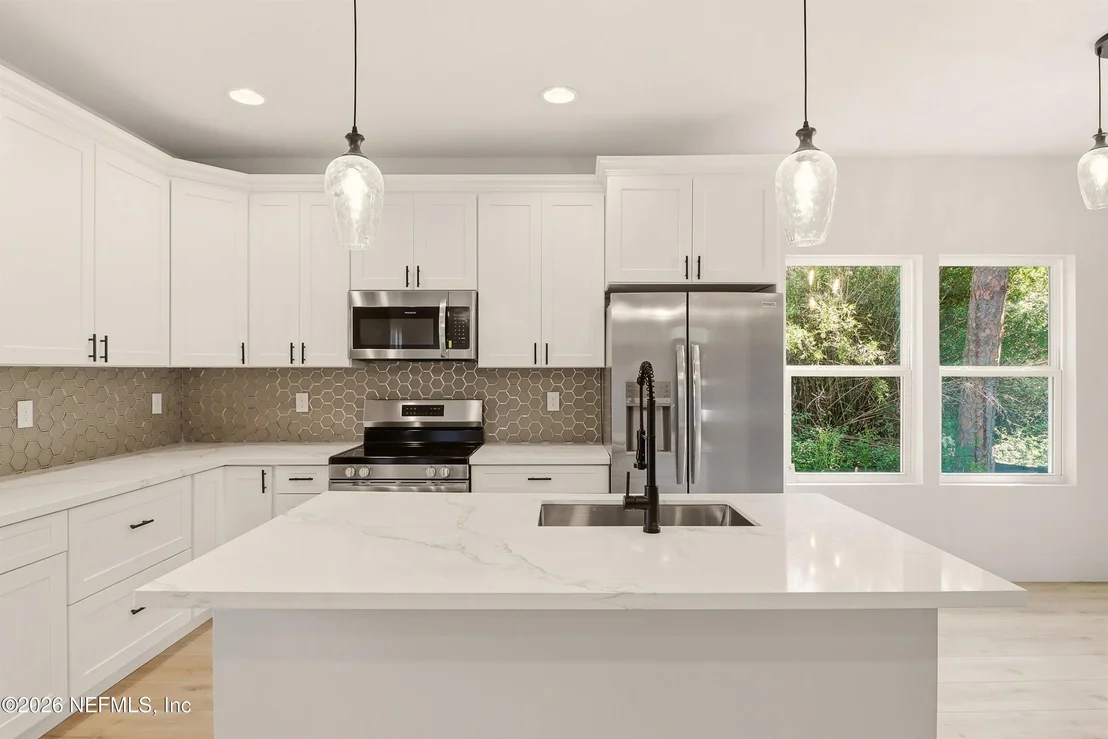 Photo of 18 E PARK Avenue
