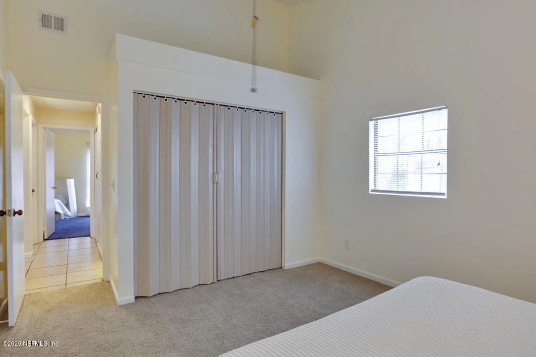 Photo of 2428 OAKVIEW Drive