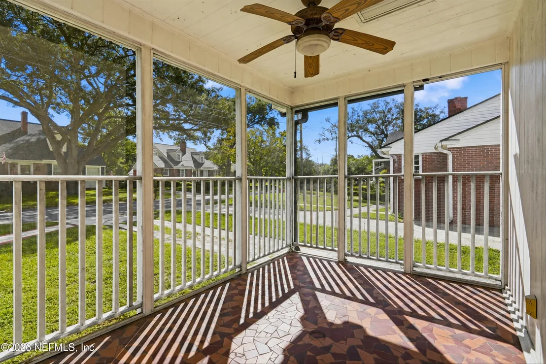 Photo of 1642 PERSHING Road