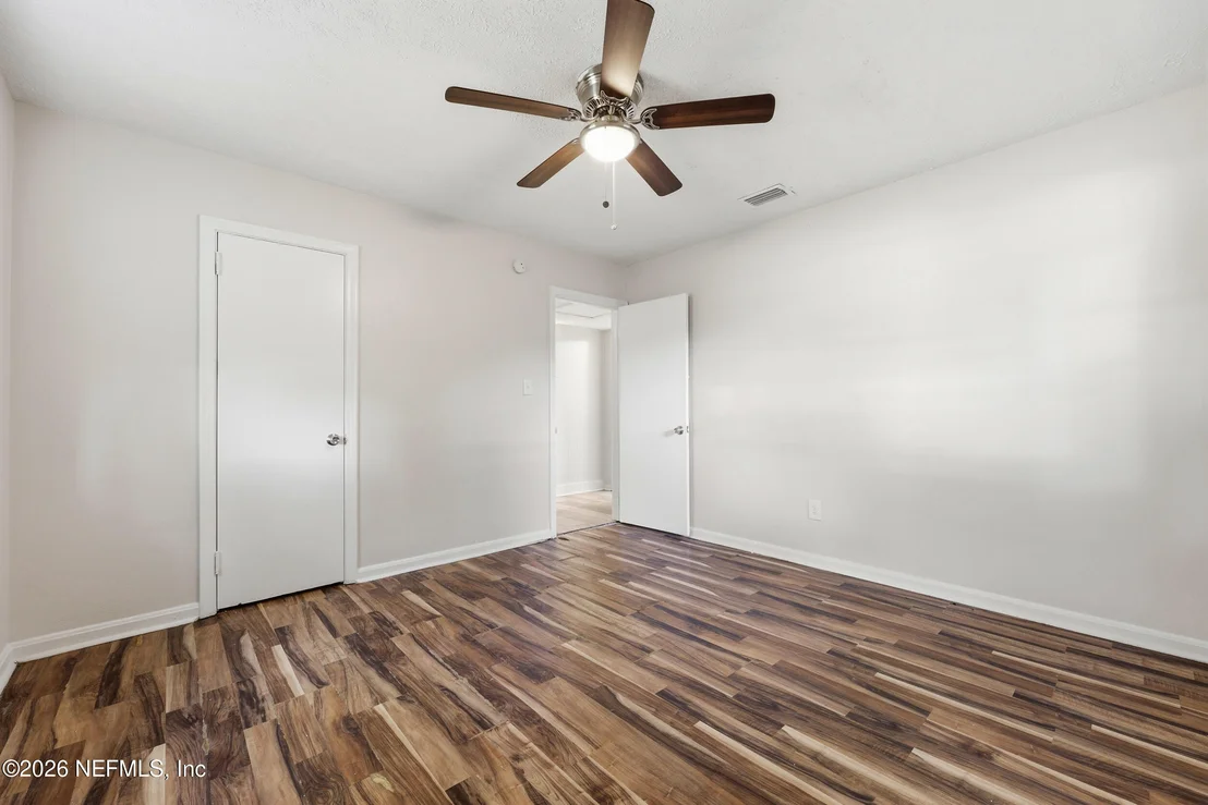 Photo of 2151 MAPLE LEAF Drive E