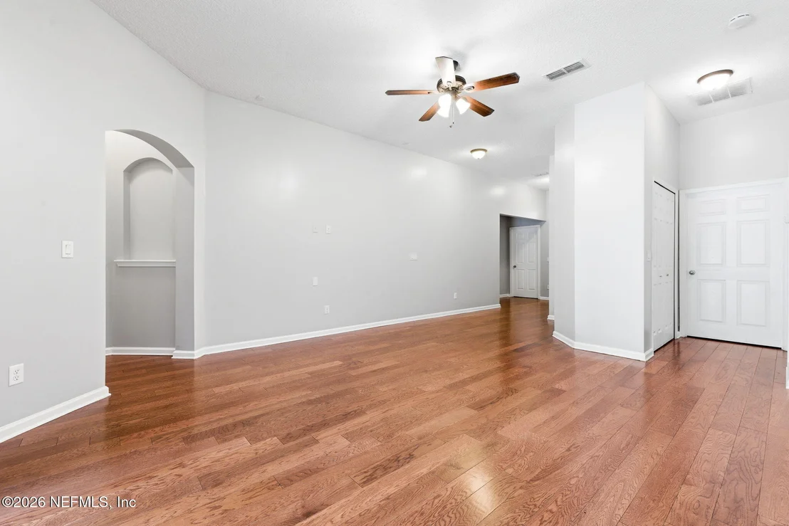 Photo of 880 CLAY Street