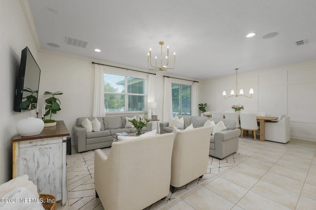 Photo of 389 SHETLAND Drive
