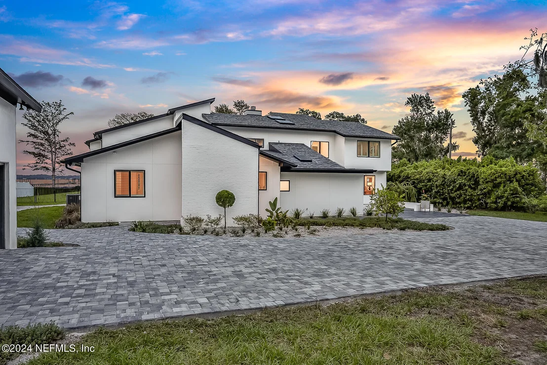 Photo of 3647 WESTOVER Road