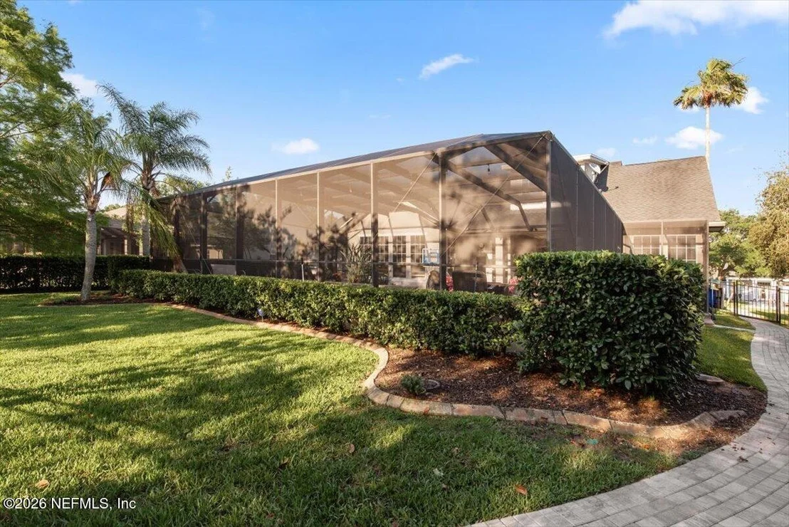 Photo of 421 ST JOHNS GOLF Drive