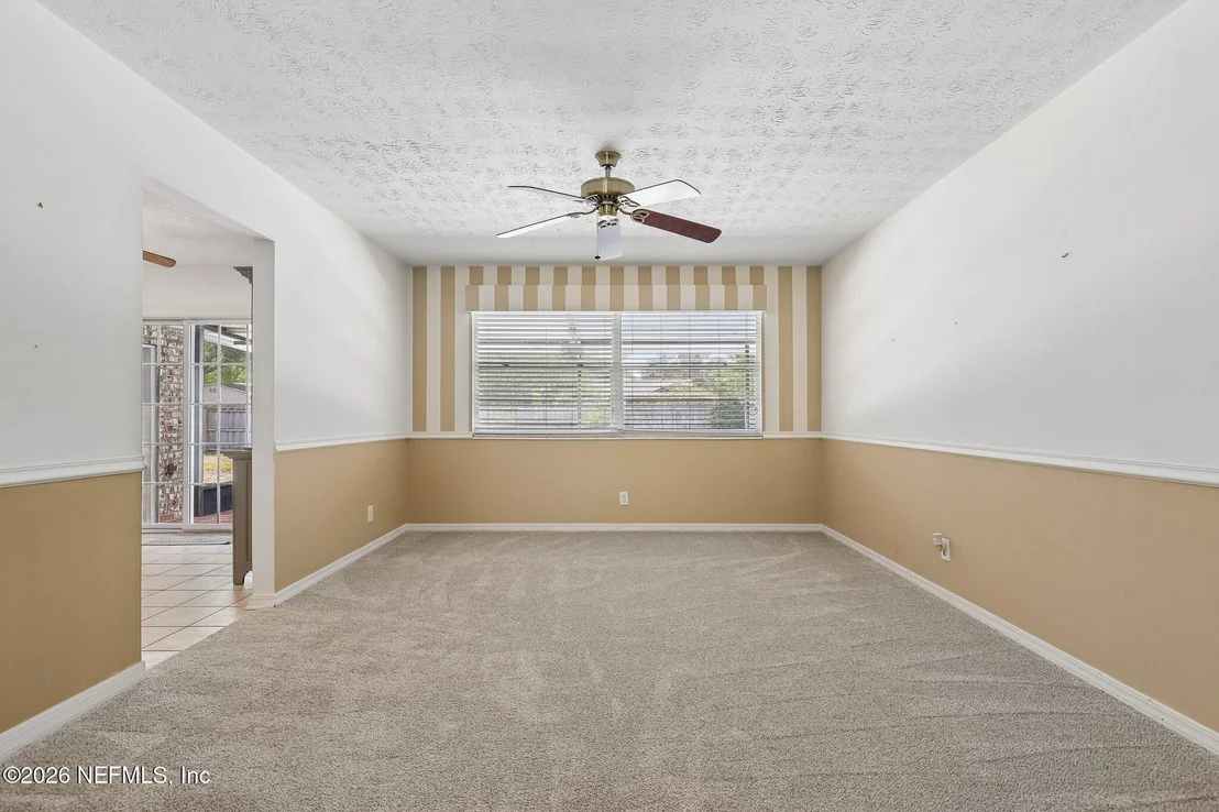 Photo of 332 DILLON Drive