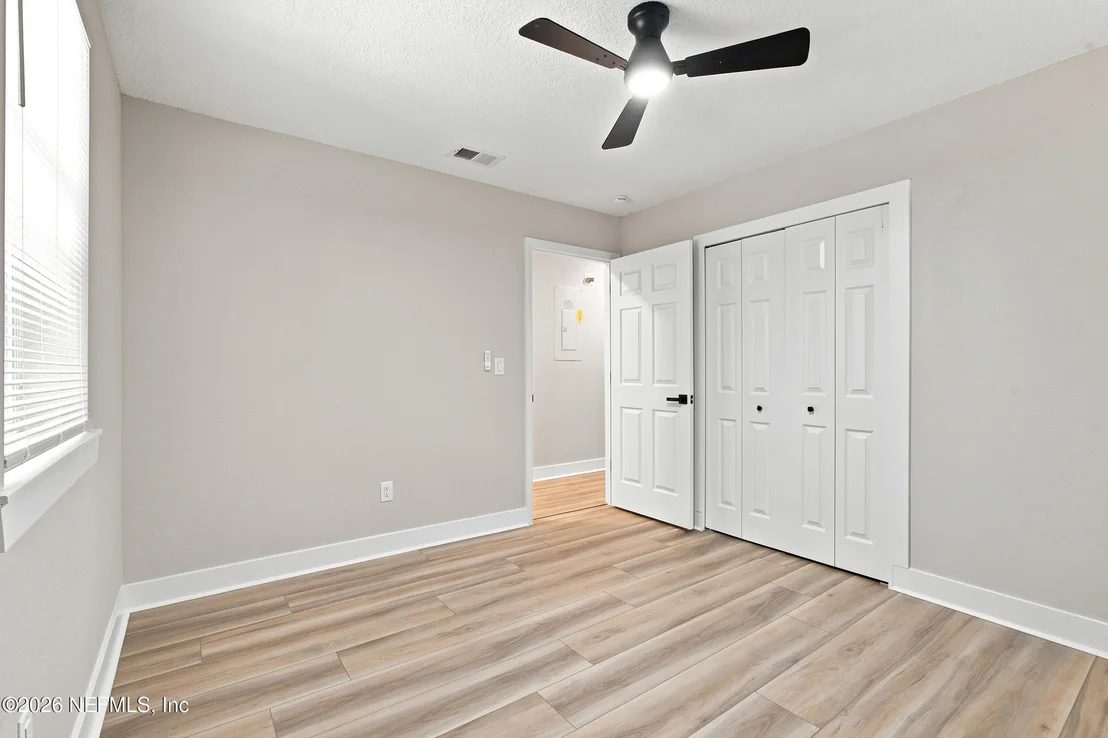 Photo of 5331 N NORTH RIVER Road