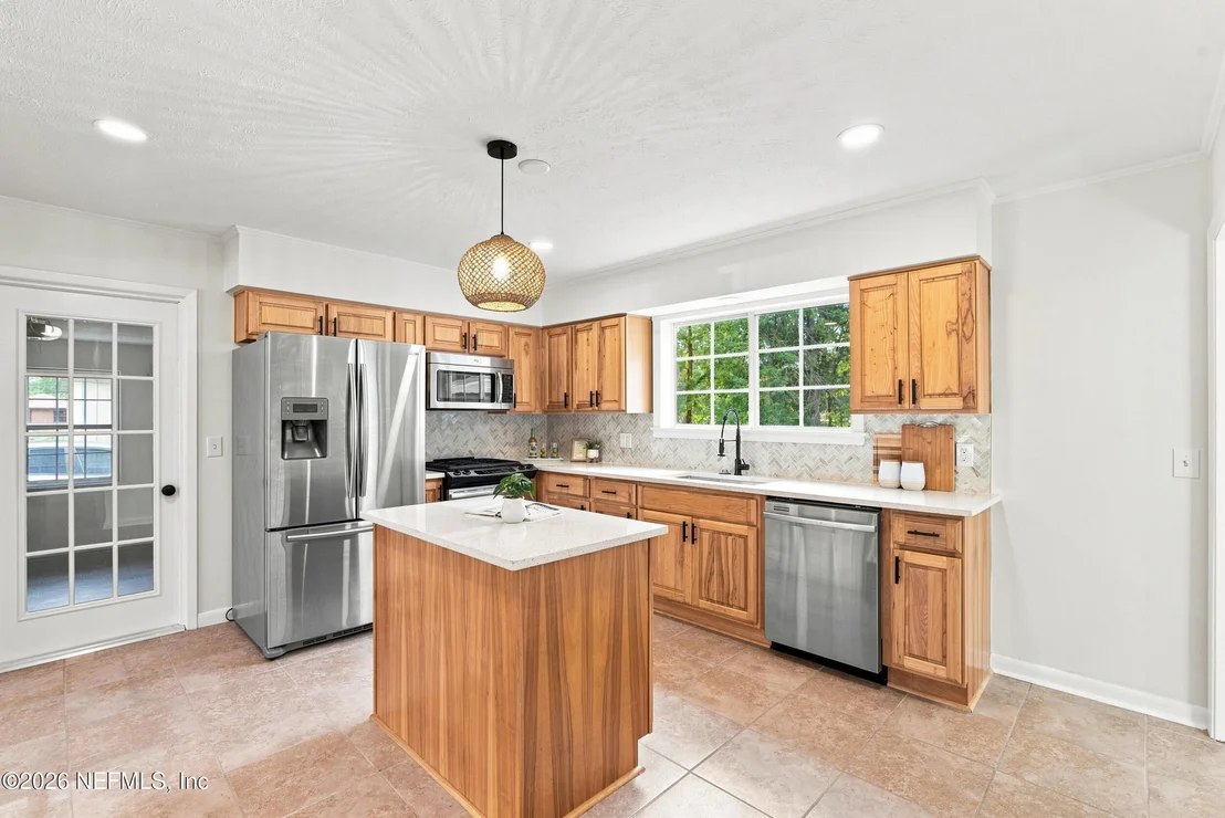 Photo of 116 SUZANNE Avenue